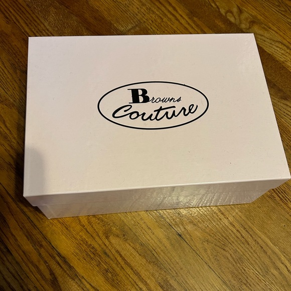 Browns Couture never worn low heels - Picture 2 of 6